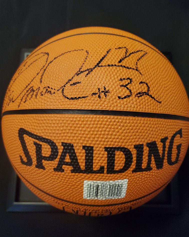 KARL MALONE AUTOGRAPHED 