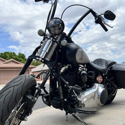 Harley-Davidson Crossbones. Softail, Springer, Bobber, Bagger, Custom.       **LOW MILES**