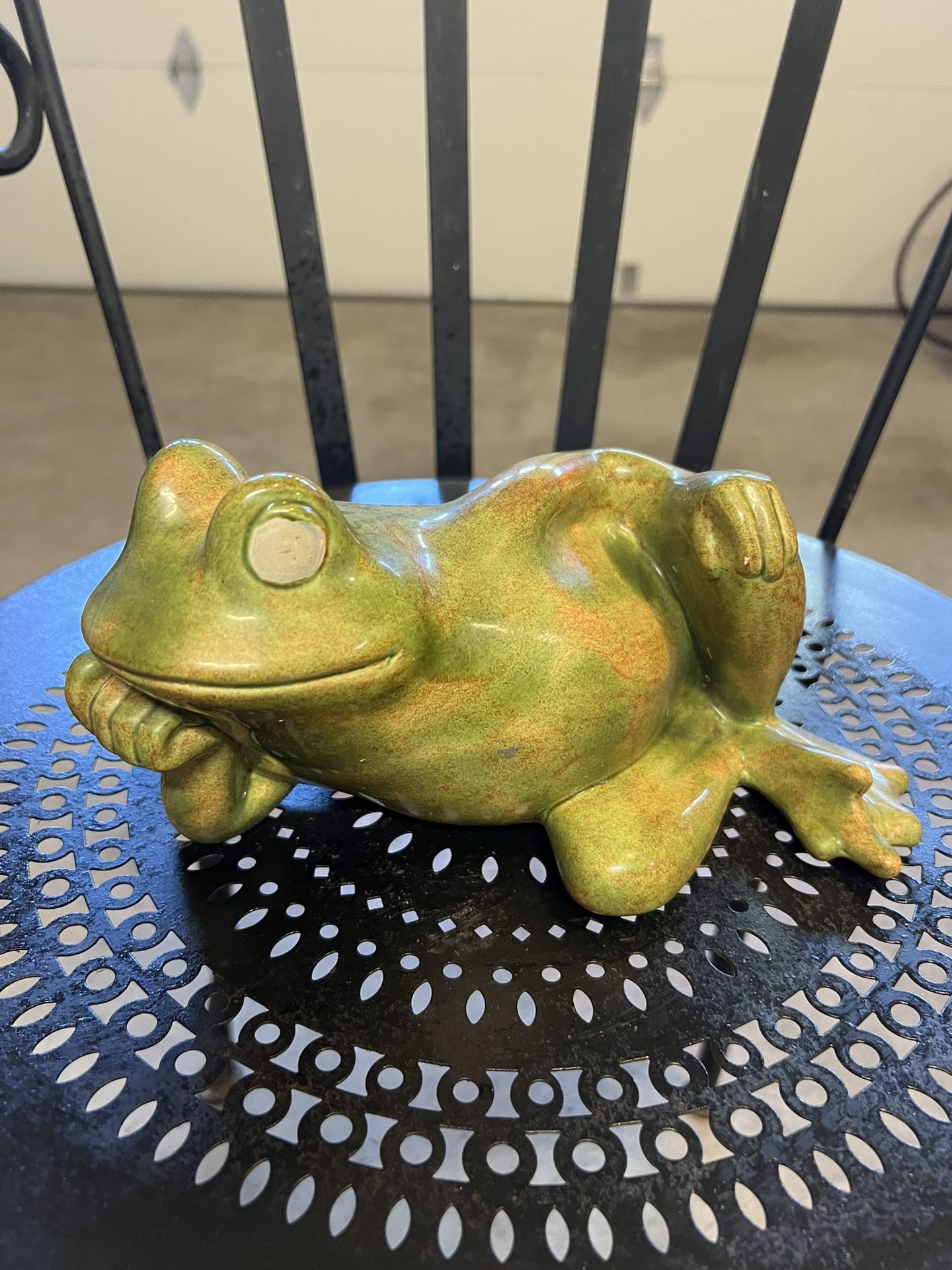 Thinking Frog Home Garden Statue 5”Tall 9.5” W
