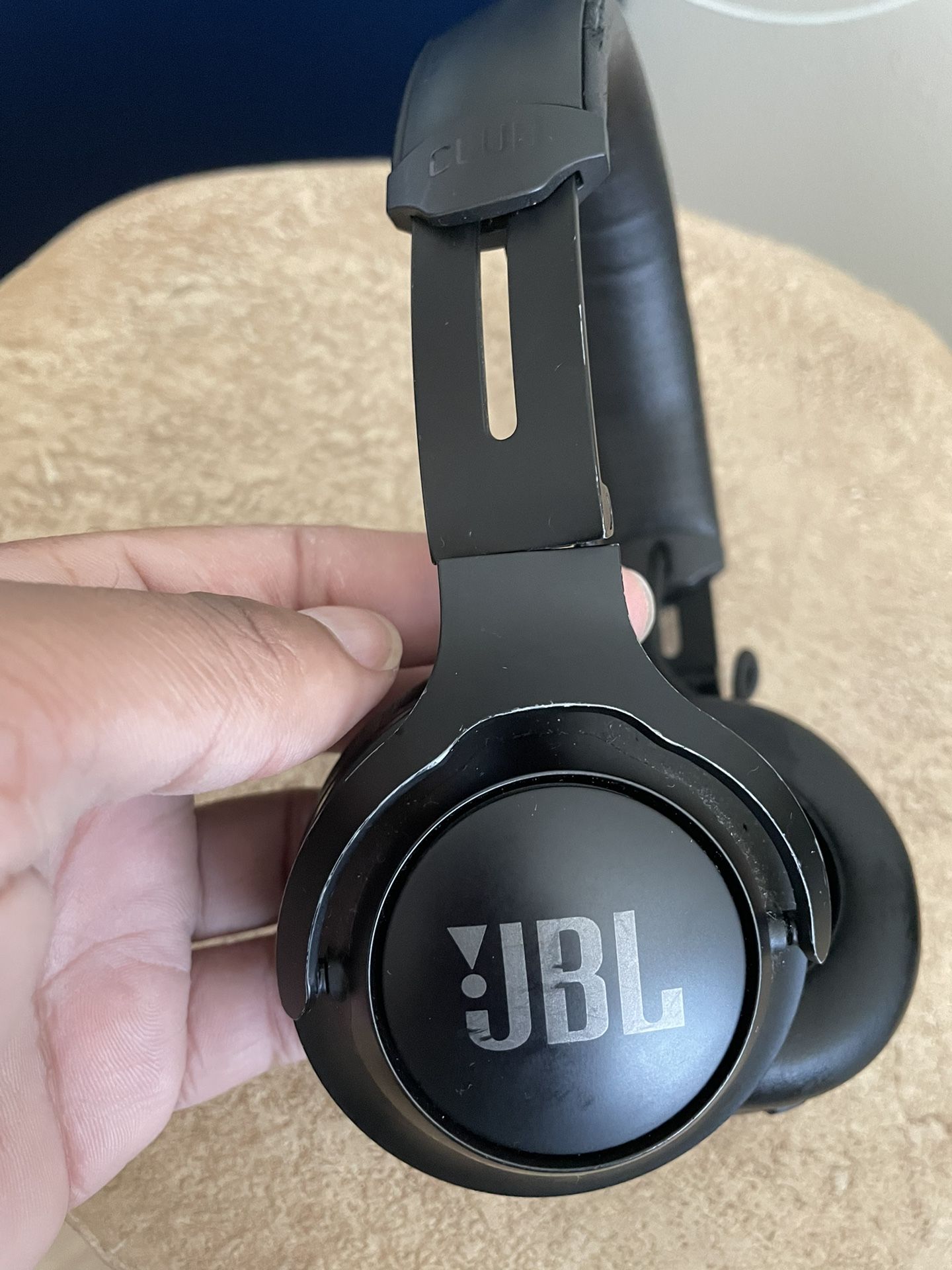 JBL Club Wireless headphones 