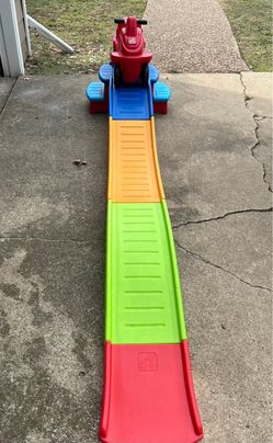 Step2 Up & Down Rapid Ride & Hide – Roller coaster toy for kids