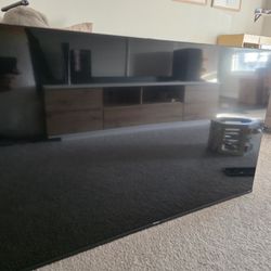 50 Inch Roku TV With Mount 