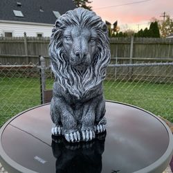 Bookshelf Lion Statue 