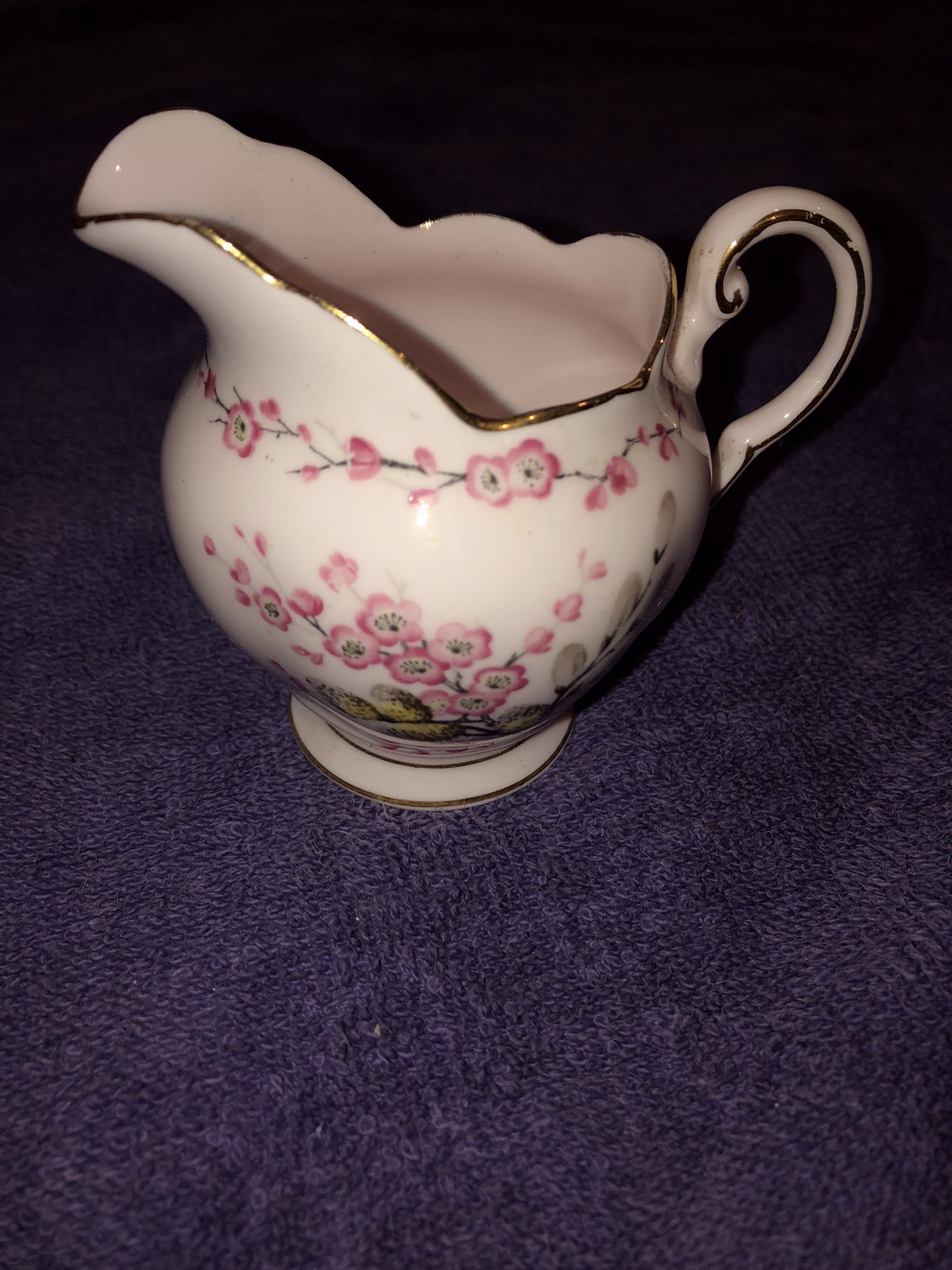 VINTAGE “APRIL BEAUTY” TUSCAN FINE ENGLISH BONE CHINA” MADE IN ENGLAND PITCHER/JUG
