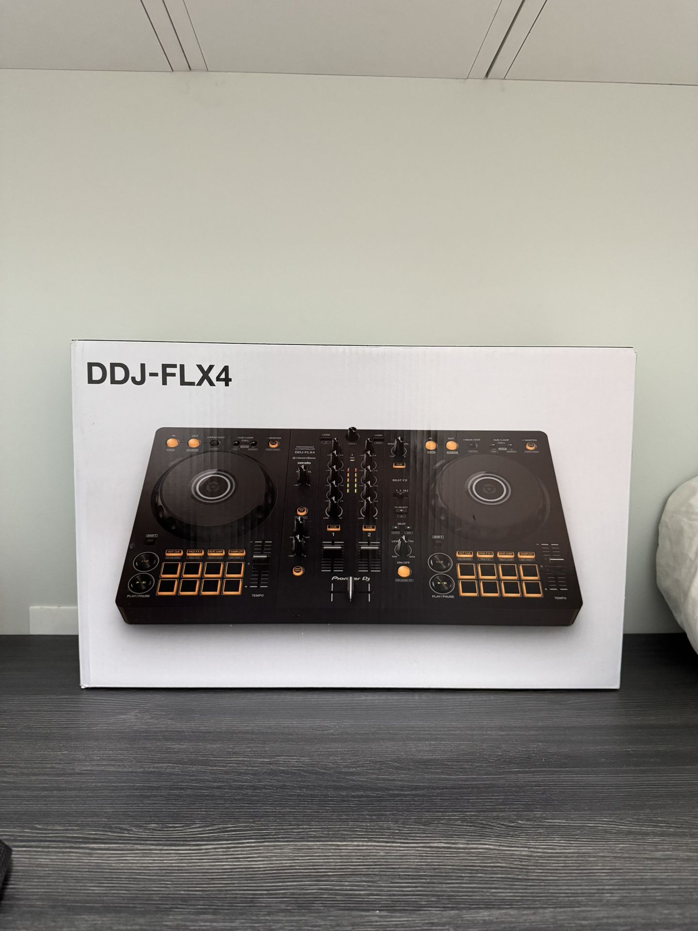 DDJ-FLX4 DJ Controller