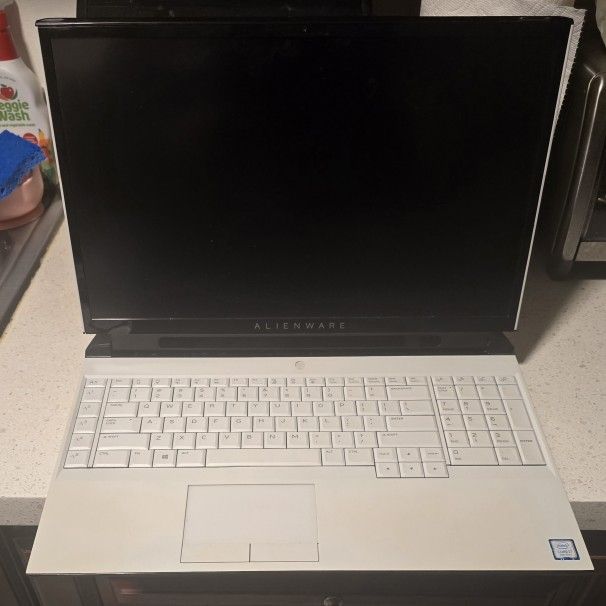 AREA 51 GAMING LAPTOP WITH BAG