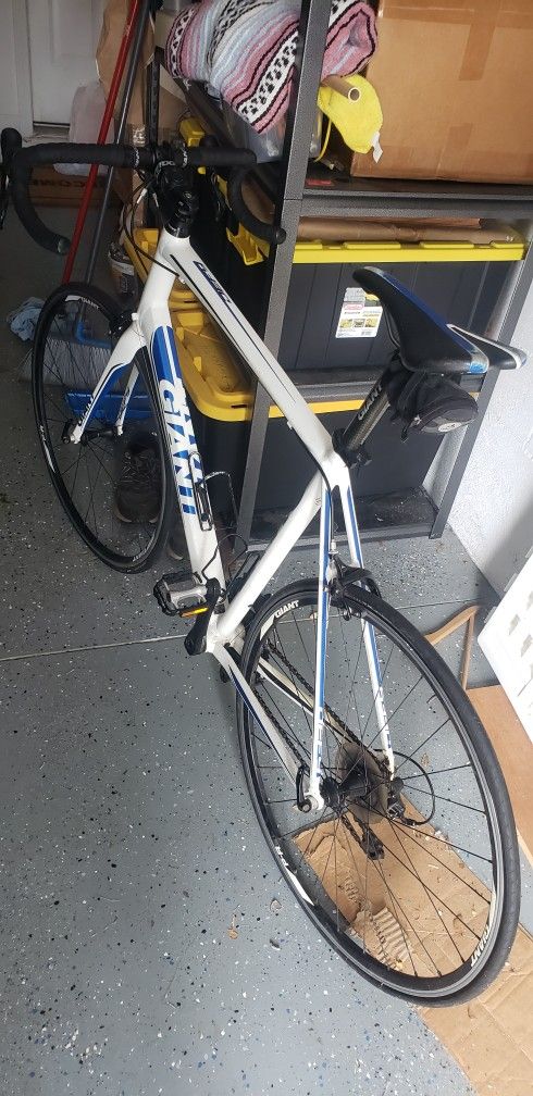 Giant Defy bike