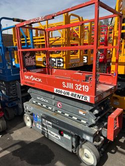 SkyJack SJIII 3219 Electric Scissor Lift