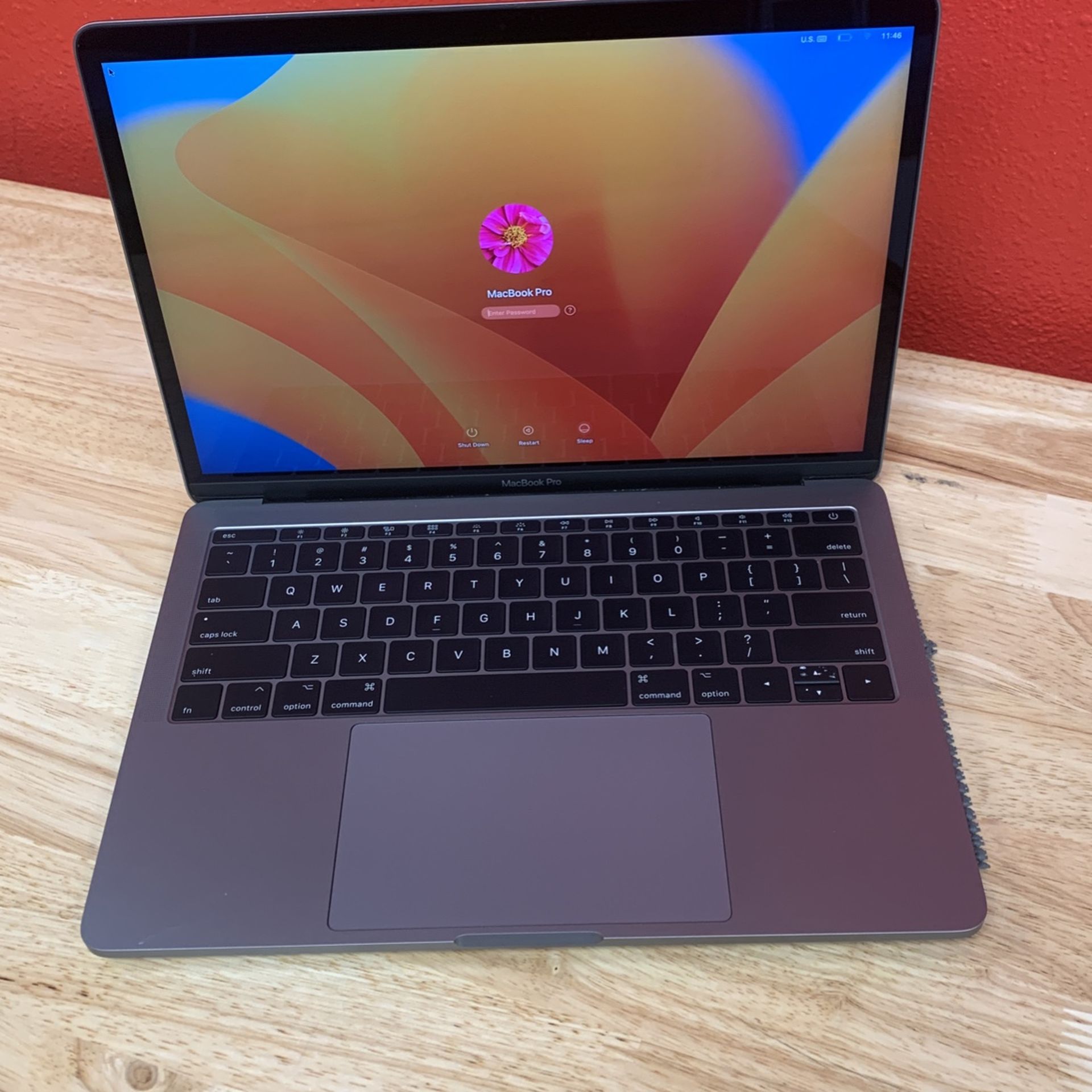 MacBook Pro 13 Inch 2017 Core I5 8gb Ram 128GBb for Sale in Las Vegas ...