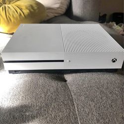Xbox 1 White With Controller And All Wires. Used