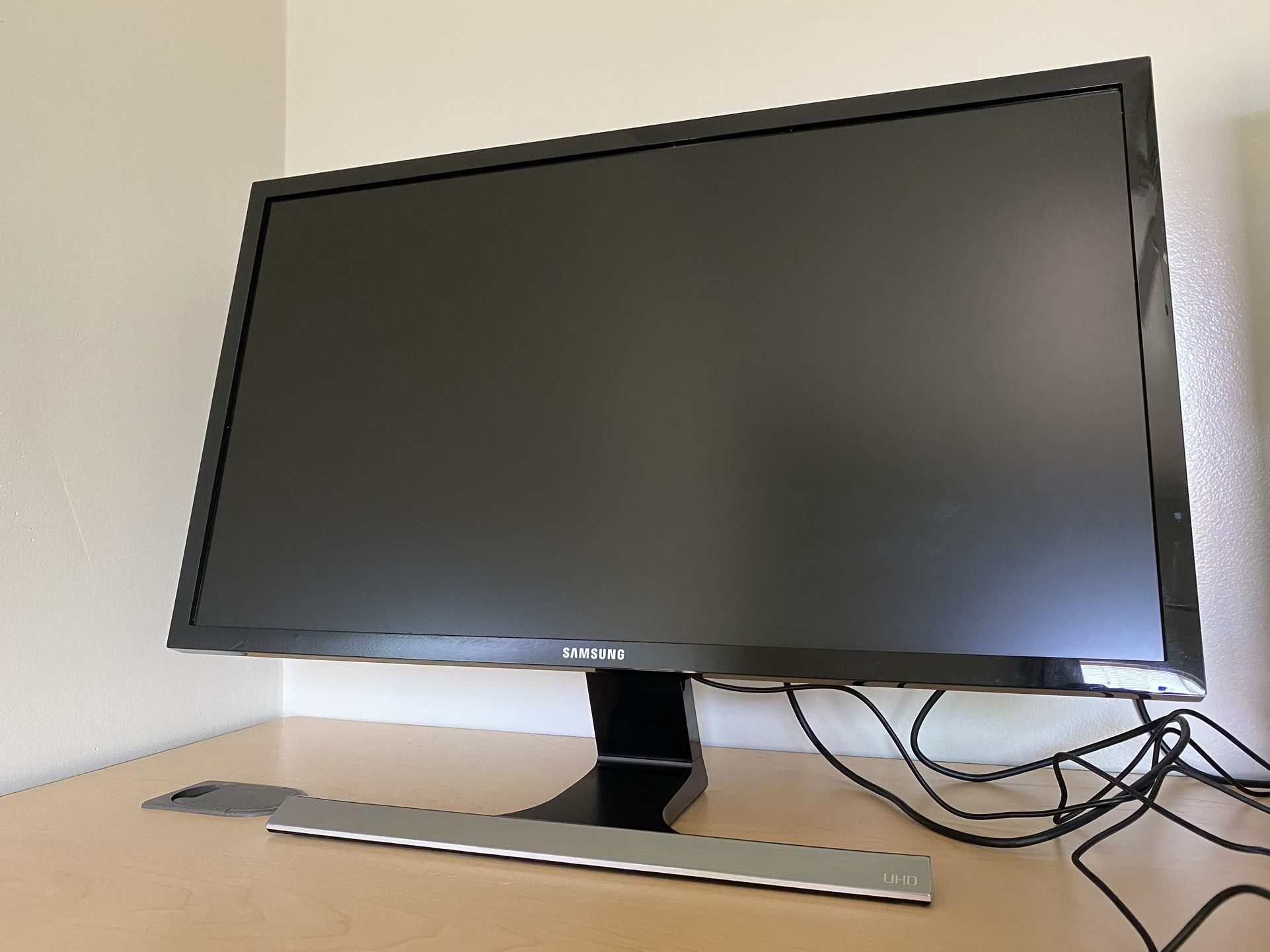 Samsung 28” 4k Monitor