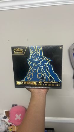 Pokémon Center Mega Evolution Elite Trainer Box