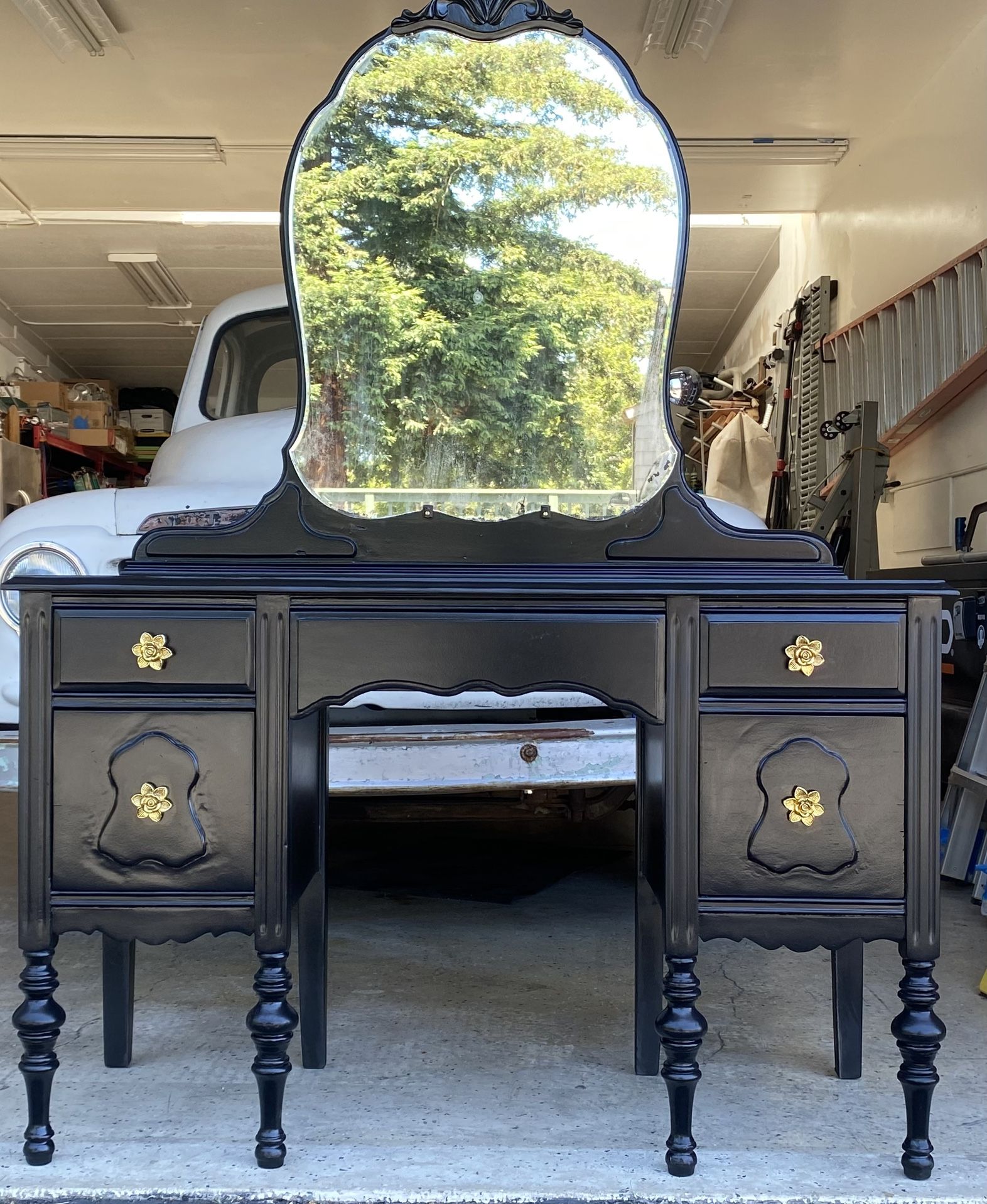 Rescued Make-up Vanity
