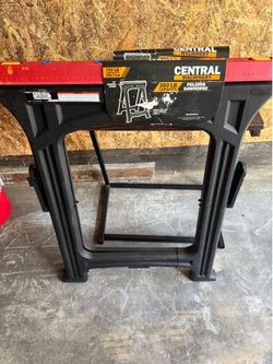 Folding saw horse