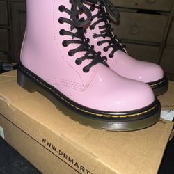 ***** DR MARTENS PALE PINK BOOTS GIRLS SIZE 13 IN EXCELLENT CONDITION /LIKE NEW ******