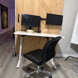 Standing desk that moves up and down !