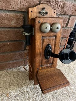Antique Oak Wall Crank Telephone