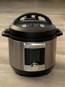 Instant Pot Ultra 3 Qt 10-in-1 Multi- Use Programmable Pressure Cooker 