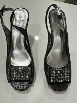 AK Anne Klein