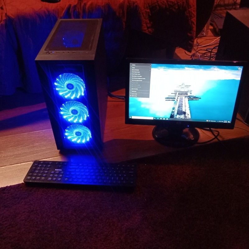 MSI Core I7 4790 3.6 G8z2tb Windows 10 Pro 64 Radeon Rx5500 4 Gigs Graphics Card 24 Gigs Of RAM