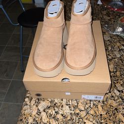 UGG CLASSIC ULTRA MINI NEW HEIGHTS Chestnut Suede Booties Size 9