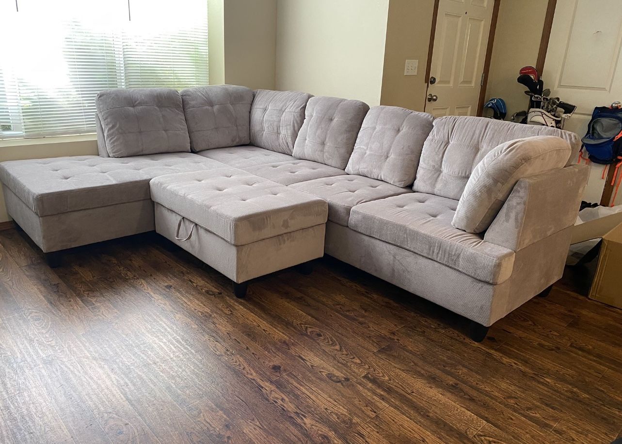 COSTCO Grey Chenille Sectional Couch And Ottoman for Sale in Everett