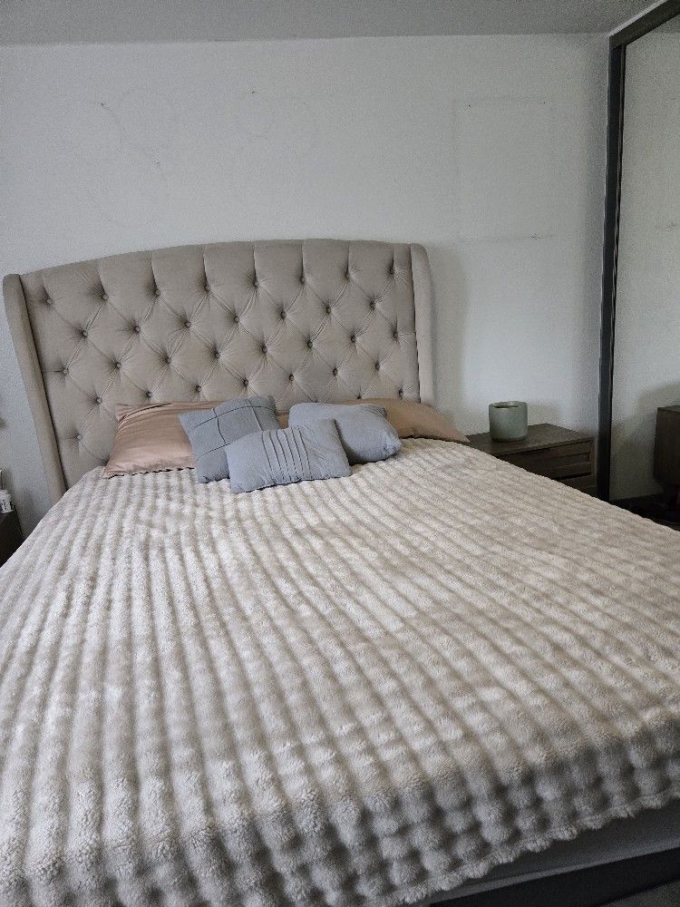 Bedroom Set Queen Size