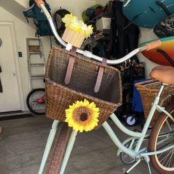 Retrospec Cane Woven Toto Handlebar Basket For Bike/Beach cruiser