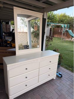 Dresser