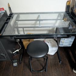 Arts Table & Bench
