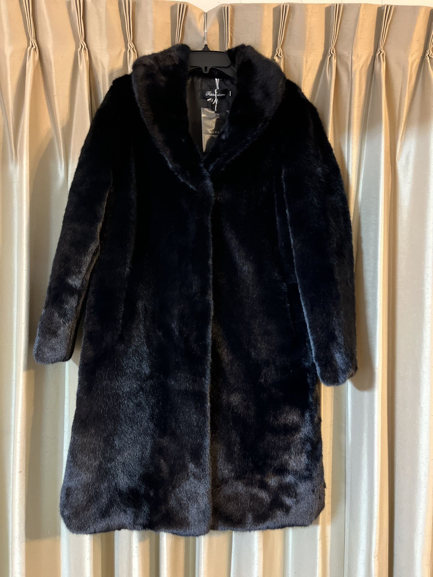 Real Fur Mink Coat, Ladies Medium (Asian XL).
