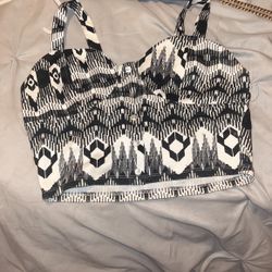 Used Women’s Charlotte Russe Crop Top Size Large 