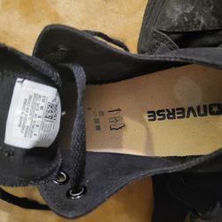 Converse Kid/tennis shoe men size 6.