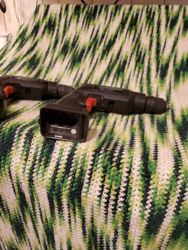 2 Drills 1 Battery No Charger