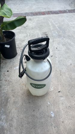 Scotts Handheld Garden Pump Sprayer