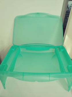 Foldable lap desk