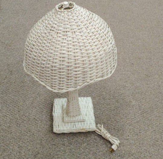 Vintage White Wicker Desk Lamp