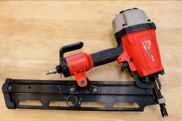 MILWAUKEE 7200-20 3-1/2" 21 DEGREE ROUND HEAD FRAMING NAILER