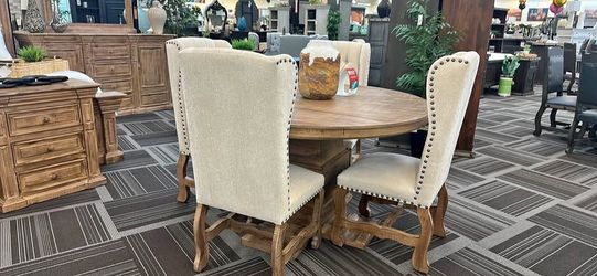Round Wood Dining Table with 4 Upholstered Chairs