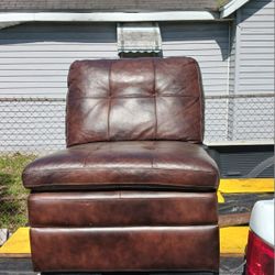 BROWN LEATHER CHAIR