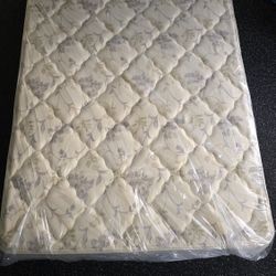 Clean Full Size Mattress King Coil 