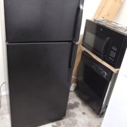 G.E REFRIGERATOR AND DW AND MICRO
