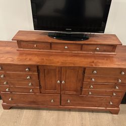 8 Drawer Dresser With Jewelry Box And Mirror $400 