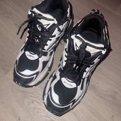 Balenciaga runners