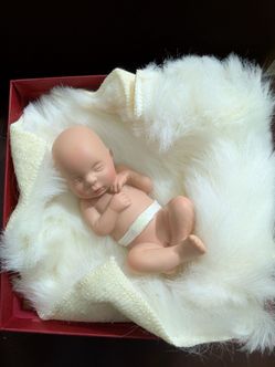 Götz Handful of Love 5" Sleeping Baby Doll #03 36525 w/ Original Box & Faux Fur Blanket