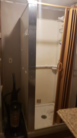 Standup Bath With Door  And Fittings 