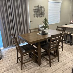 Kitchen Table & Chairs