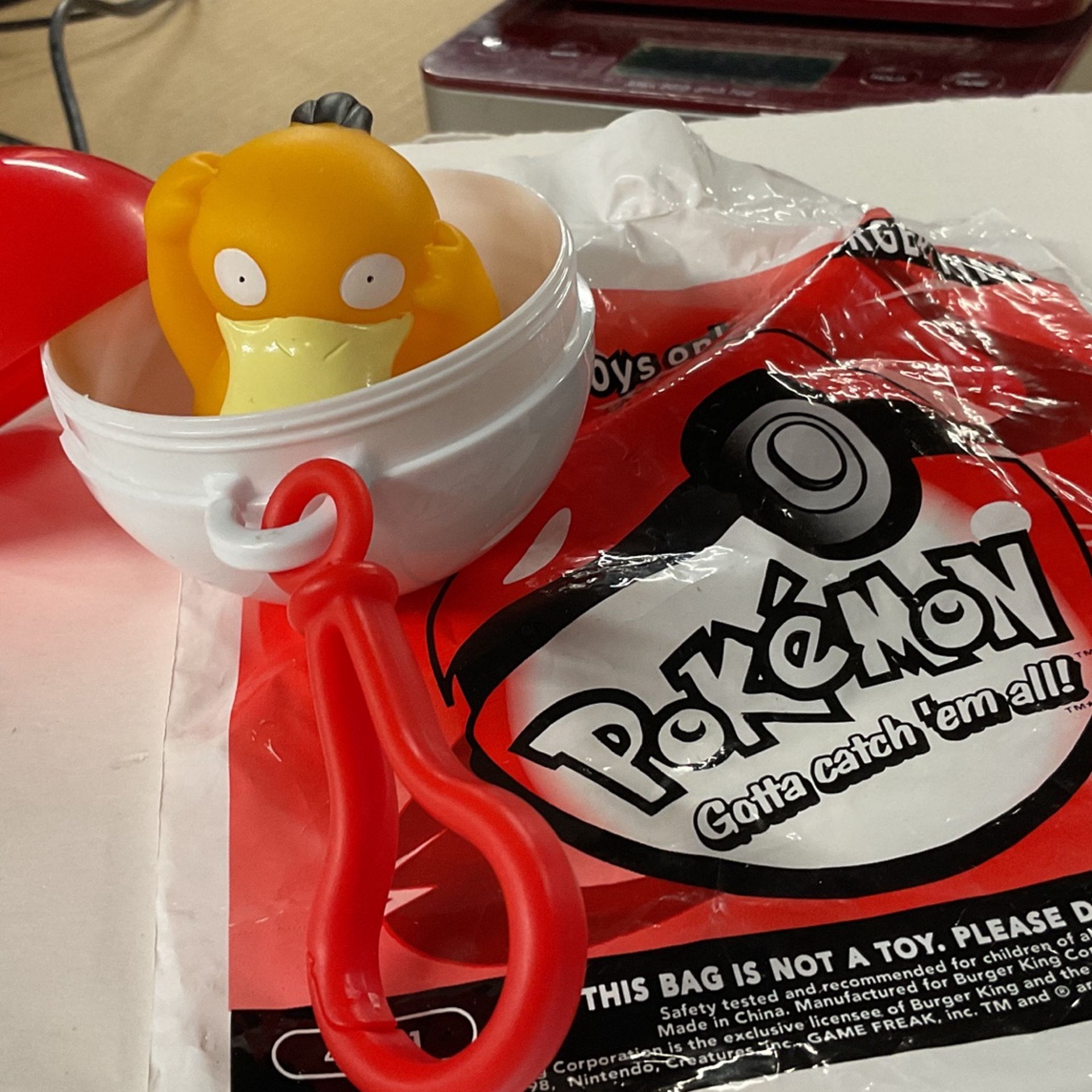 1998 Vintage PSYDUCK Pokémon Mini Figure Poke Ball Nintendo Basic Fun Burger King