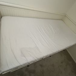 IKEA Hemnes Daybed In Cream With Mattress 