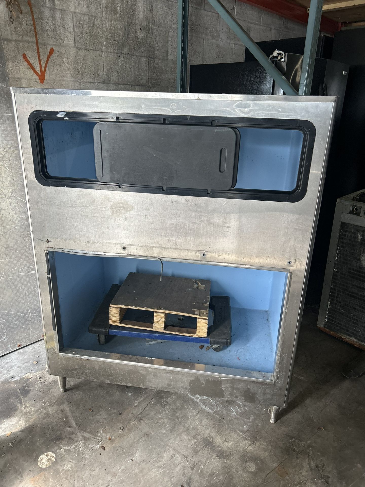 Ice Bin Hosishaki 2000 Pounds 